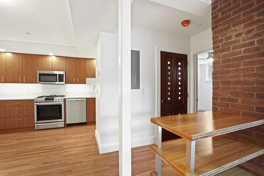 1 bed, 1 bath apartment for rent at 165 Winthrop Rd Unit A, Beaconsfield — photo 11 of 26