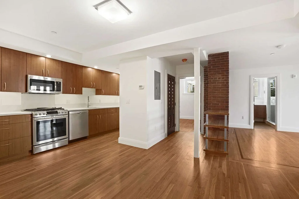 1 bed, 1 bath apartment for rent at 165 Winthrop Rd Unit A, Beaconsfield — photo 2 of 26