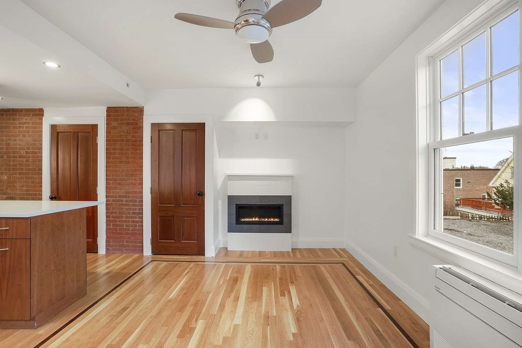 1 bed, 1 bath apartment for rent at 165 Winthrop Rd Unit B, Aspinwall Hill — photo 2 of 20
