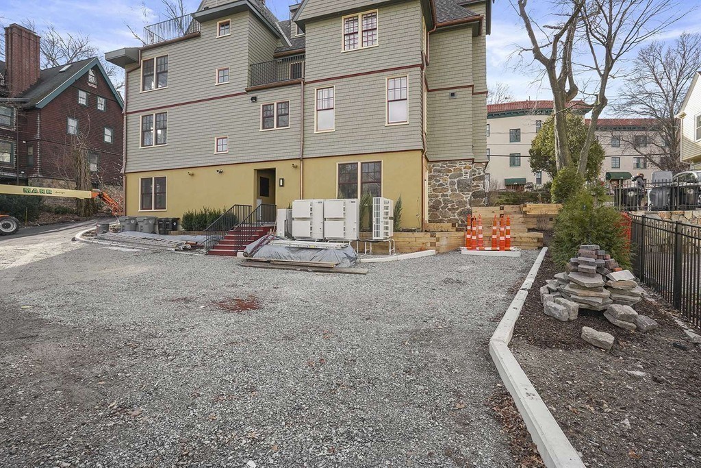 1 bed, 1 bath apartment for rent at 165 Winthrop Rd Unit B, Aspinwall Hill — photo 16 of 20