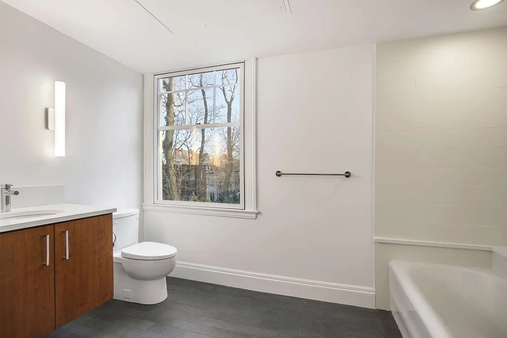 3 bed, 2 bath apartment for rent at 165 Winthrop Rd Unit C, Beaconsfield — photo 36 of 39