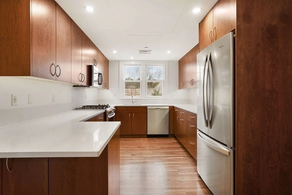 3 bed, 2 bath apartment for rent at 165 Winthrop Rd Unit C, Beaconsfield — photo 3 of 39