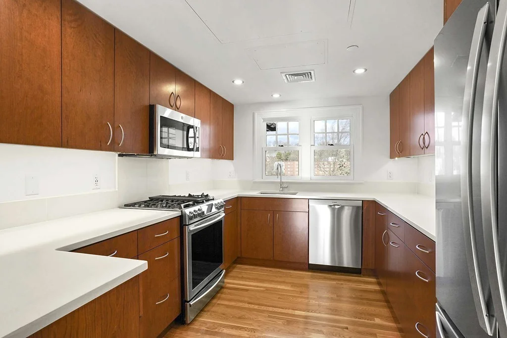 3 bed, 2 bath apartment for rent at 165 Winthrop Rd Unit D, Coolidge Corner — photo 16 of 40