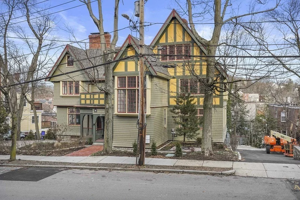 3 bed, 2 bath apartment for rent at 165 Winthrop Rd Unit D, Coolidge Corner — photo 4 of 40