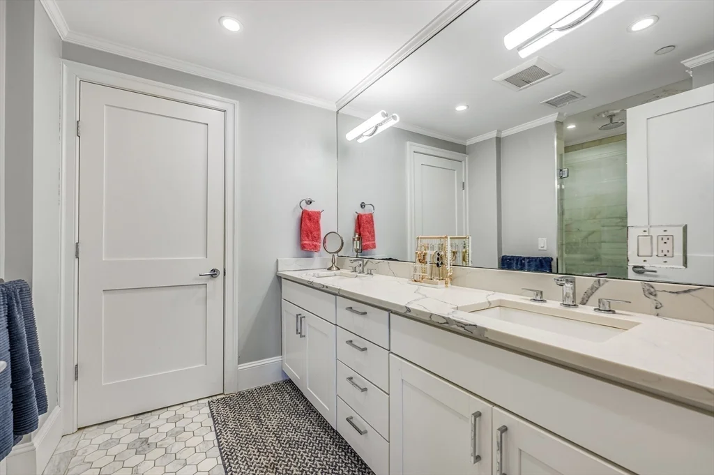5 bed, 3 bath apartment for rent at 1650 Columbia Rd Unit 1, South Boston — photo 9 of 24