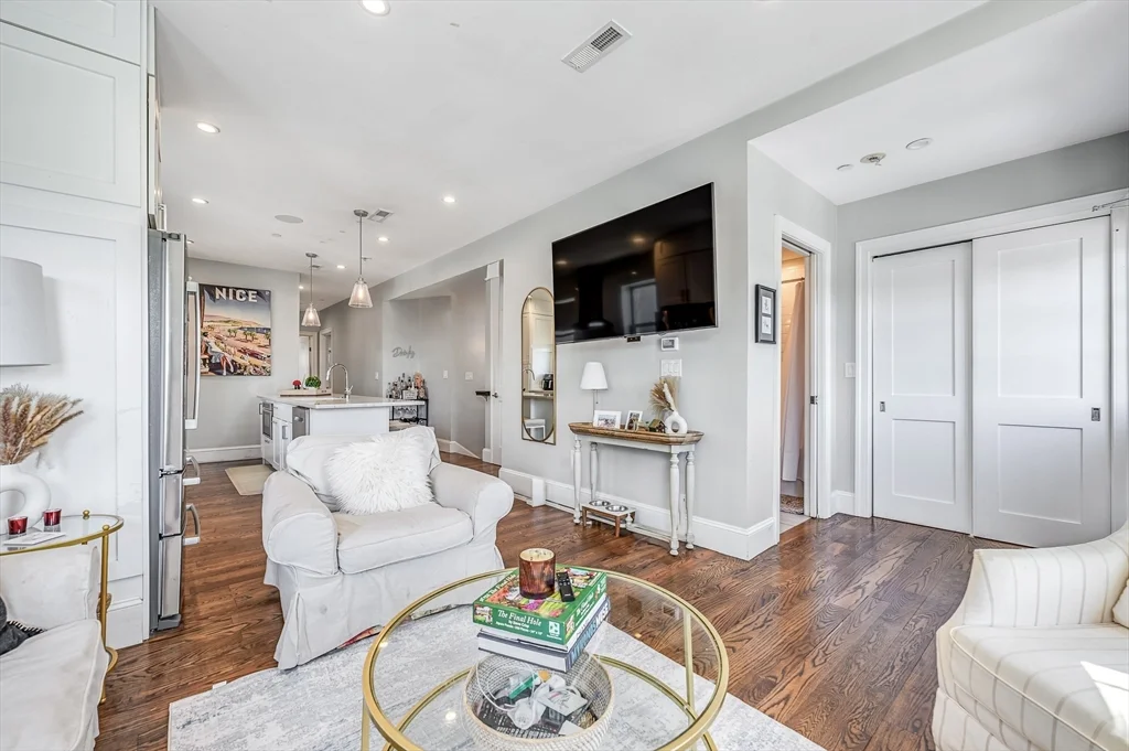5 bed, 3 bath apartment for rent at 1650 Columbia Rd Unit 1, South Boston — photo 3 of 24
