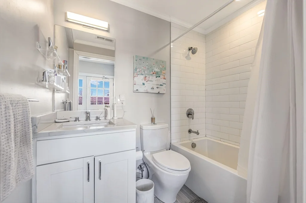 5 bed, 3 bath apartment for rent at 1650 Columbia Rd Unit 1, South Boston — photo 6 of 24