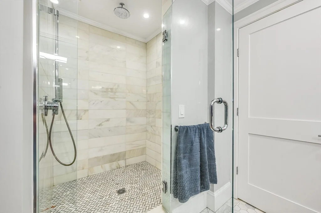 5 bed, 3 bath apartment for rent at 1650 Columbia Rd Unit 1, South Boston — photo 10 of 24