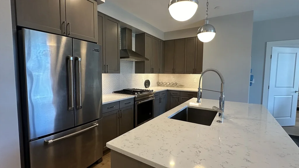 2 bed, 2 bath apartment for rent at 1650 Commonwealth Ave Unit 209, Brighton — photo 4 of 13