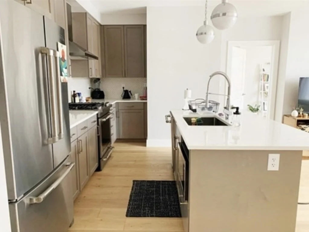 2 bed, 1 bath apartment for rent at 1650 Commonwealth Ave Unit 301, Brighton — photo 4 of 18