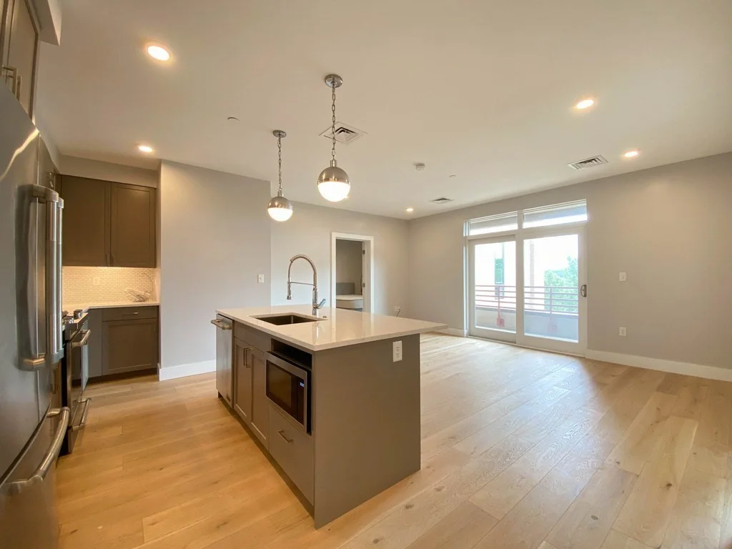 2 bed, 2 bath apartment for rent at 1650 Commonwealth Ave Unit 404, Brighton — photo 7 of 34