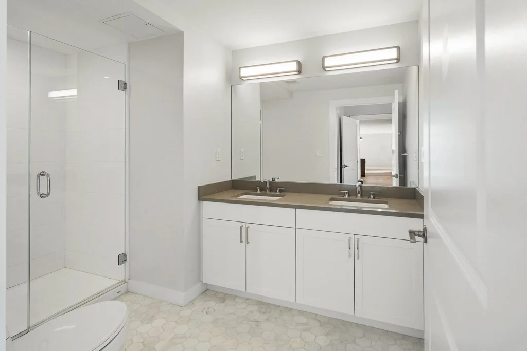 3 bed, 2 bath apartment for rent at 1650 Commonwealth Ave Unit 606, Brighton — photo 11 of 23