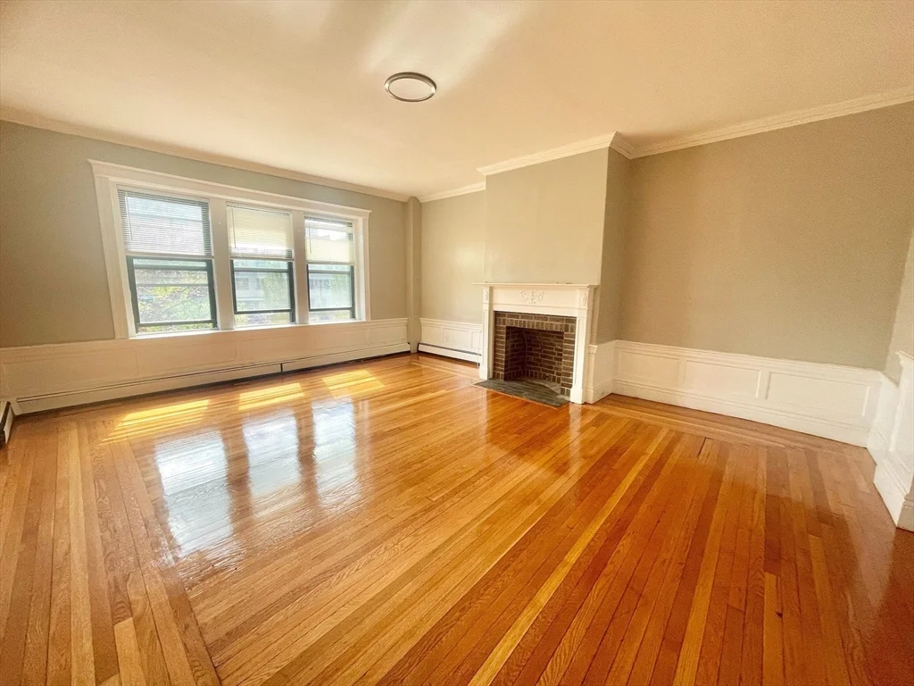 4 bed, 1 bath apartment for rent at 1653 Commonwealth Ave Unit 3, Brighton — photo 2 of 16