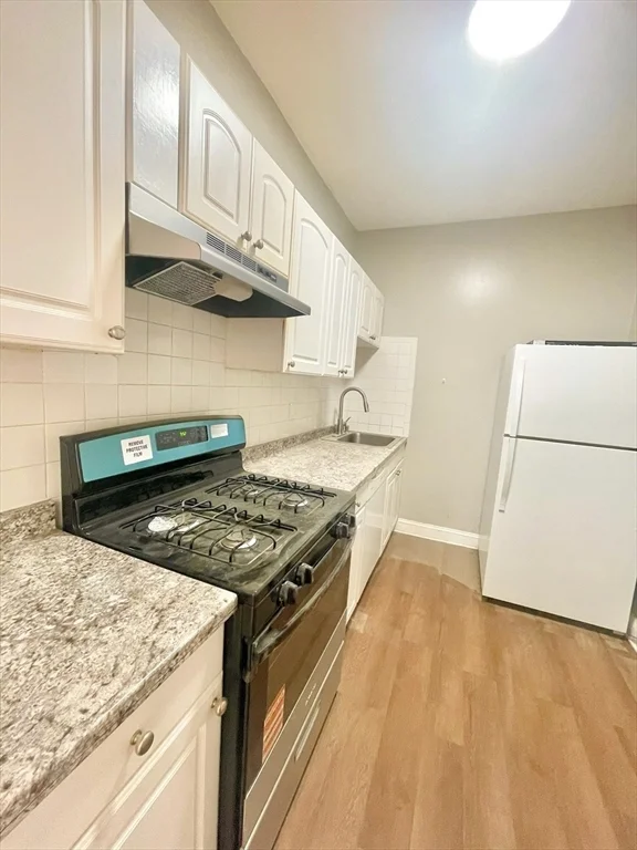 4 bed, 1 bath apartment for rent at 1653 Commonwealth Ave Unit 3, Brighton — photo 6 of 16