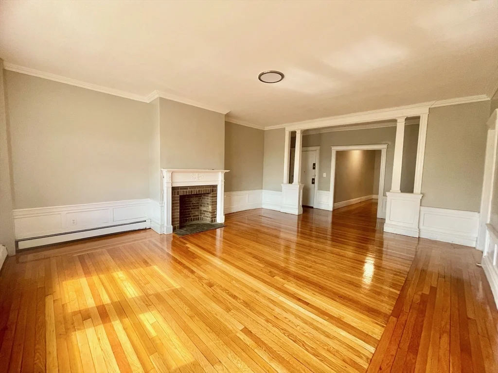 4 bed, 1 bath apartment for rent at 1653 Commonwealth Ave Unit 3, Brighton — photo 3 of 16