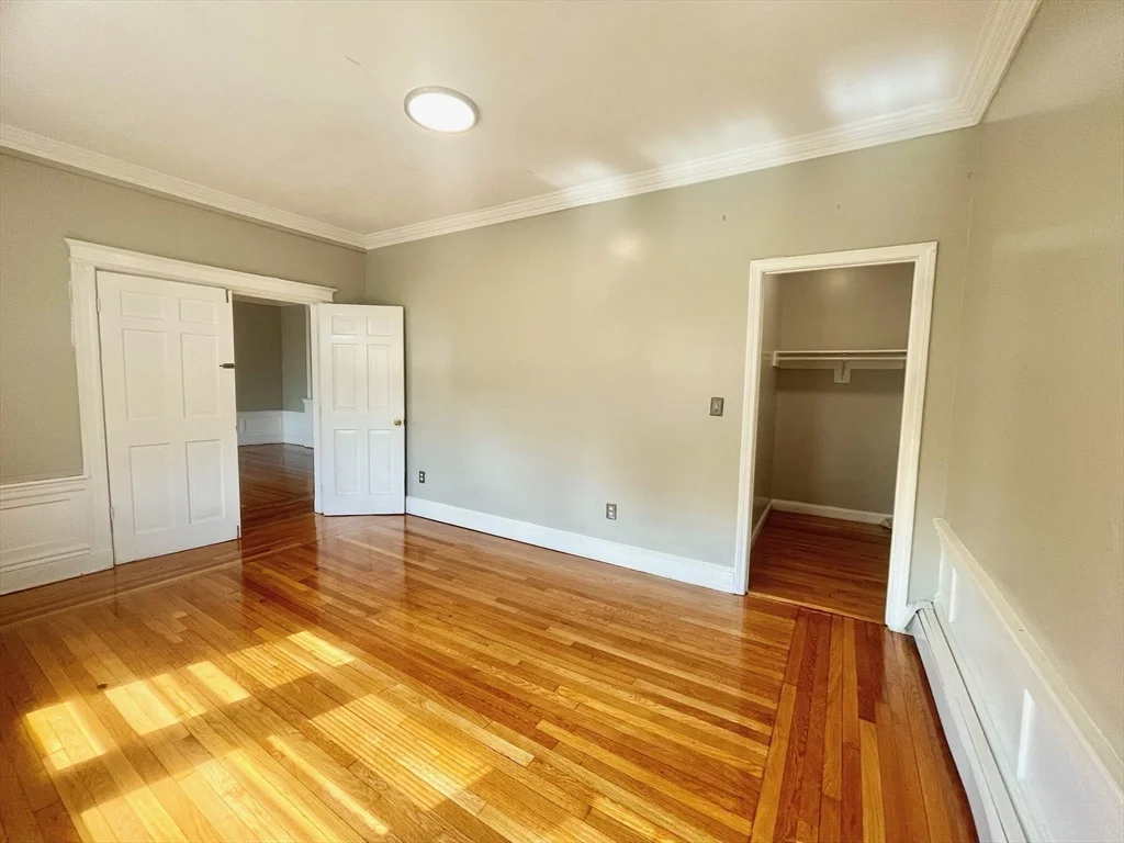 4 bed, 1 bath apartment for rent at 1653 Commonwealth Ave Unit 3, Brighton — photo 5 of 16