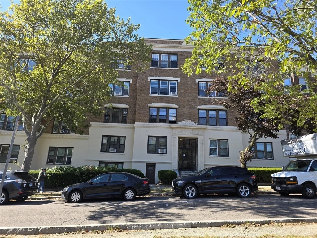 4 bed, 1 bath apartment for rent at 1653 Commonwealth Ave Unit 3, Brighton — photo 15 of 16