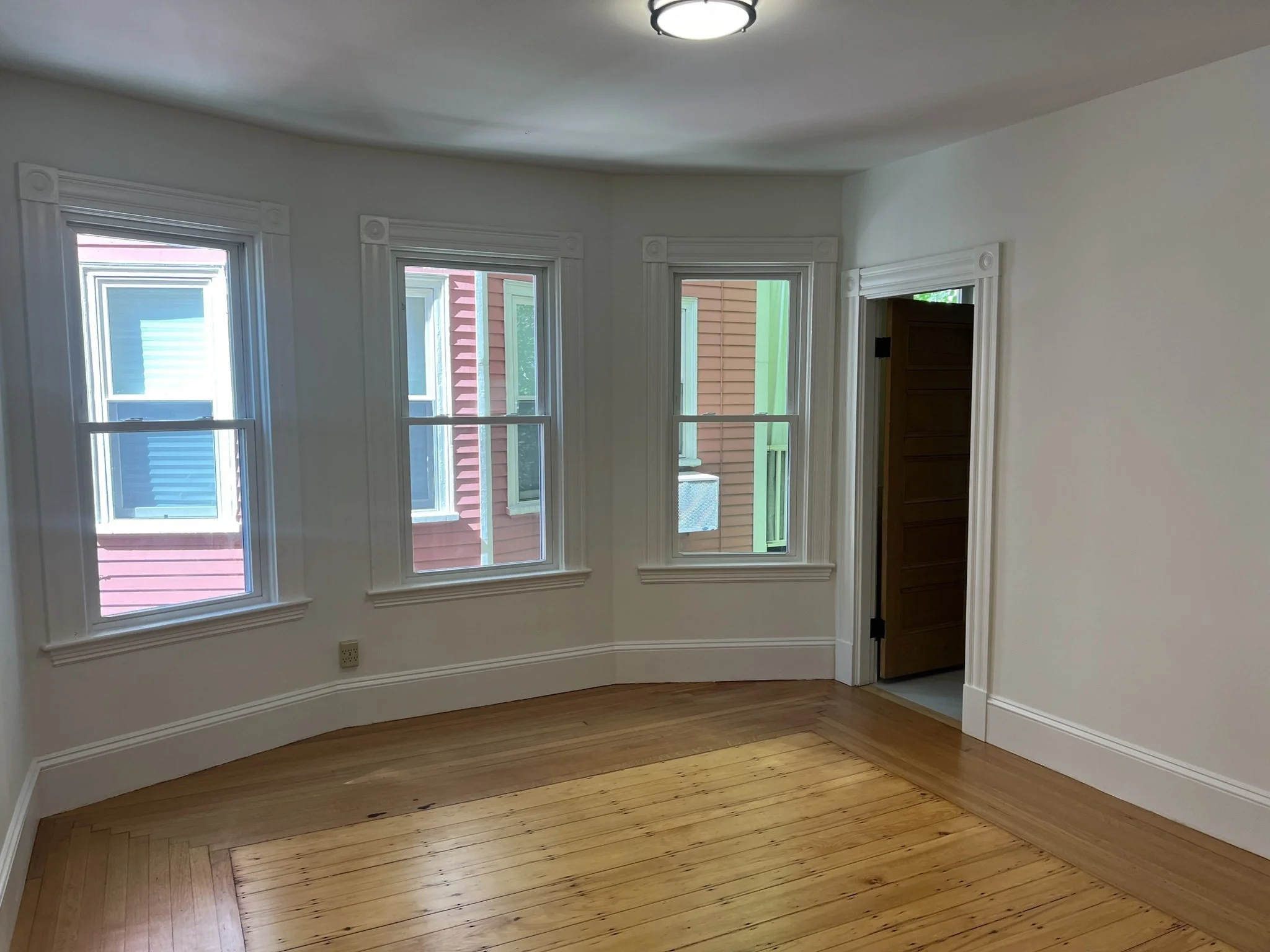 4 bed, 2 bath apartment for rent at 1657 Cambridge St Unit 2, Mid Cambridge — photo 3 of 17