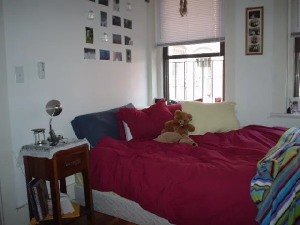 4 bed, 1 bath apartment for rent at 1657 Commonwealth Ave Unit 5, Brighton — photo 3 of 5