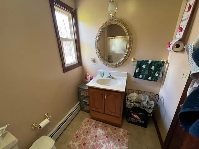3 bed, 2 bath apartment for rent at 1657 Meridian St, Fall River — photo 14 of 22