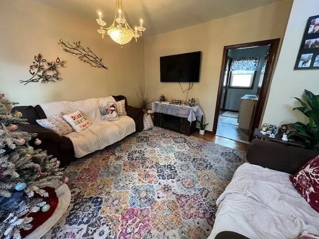 3 bed, 2 bath apartment for rent at 1657 Meridian St, Fall River — photo 6 of 22