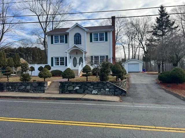 3 bed, 2 bath apartment for rent at 1657 Meridian Unit 1, Fall River