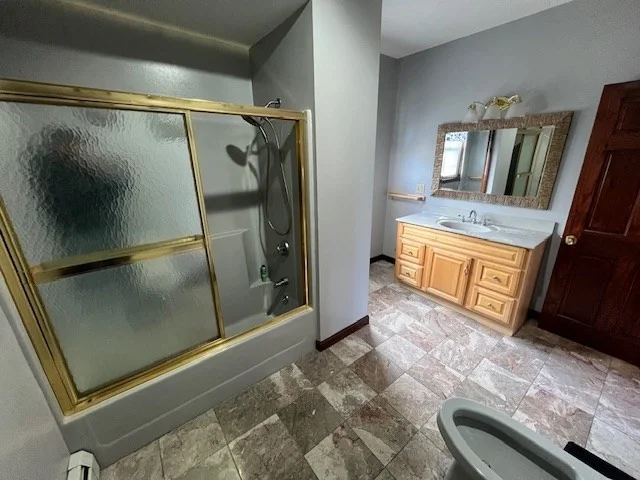 3 bed, 2 bath apartment for rent at 1657 Meridian Unit 1, Fall River — photo 9 of 30