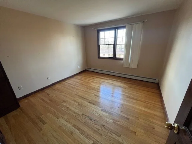 3 bed, 2 bath apartment for rent at 1657 Meridian Unit 1, Fall River — photo 13 of 30