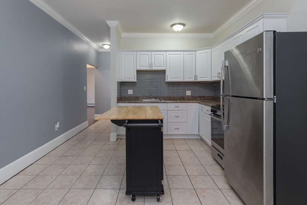 2 bed, 1 bath apartment for rent at 166 Boylston Unit 2, Boylston Street — photo 8 of 11