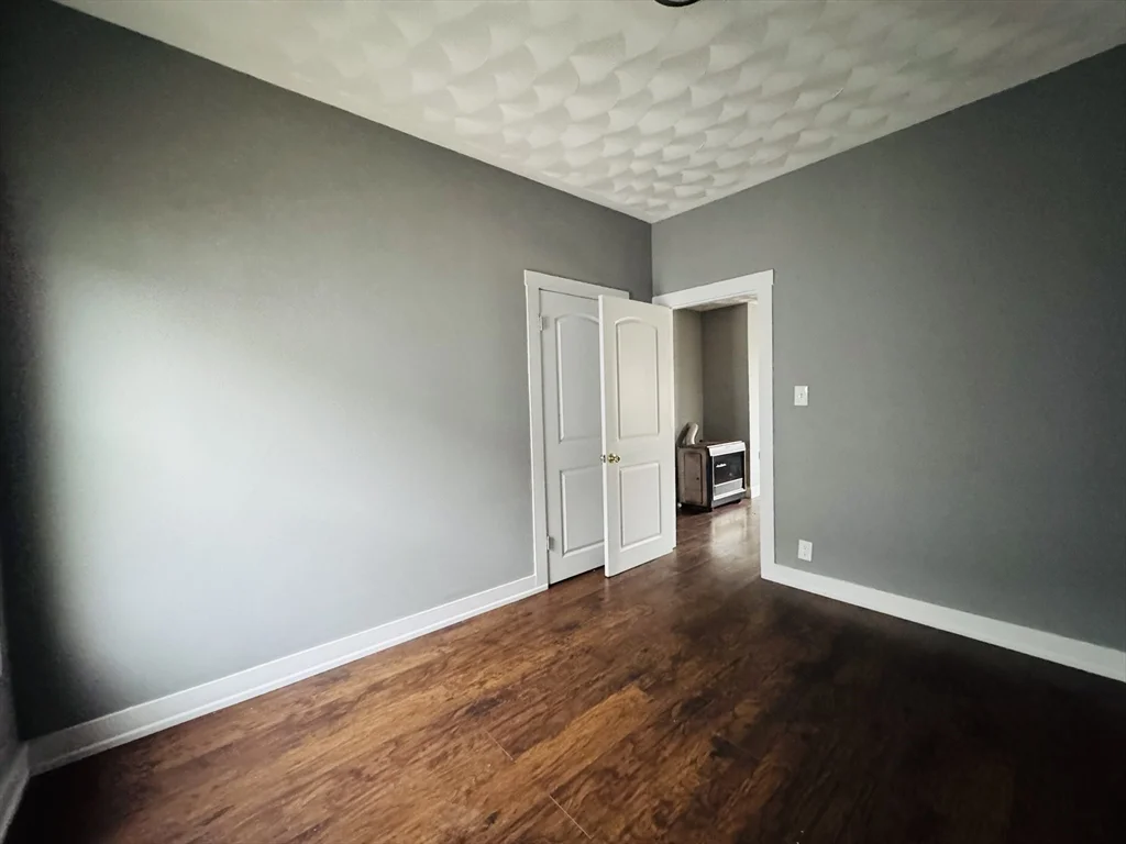 3 bed, 1 bath apartment for rent at 166 Bradford Ave Unit 3, Fall River — photo 12 of 19