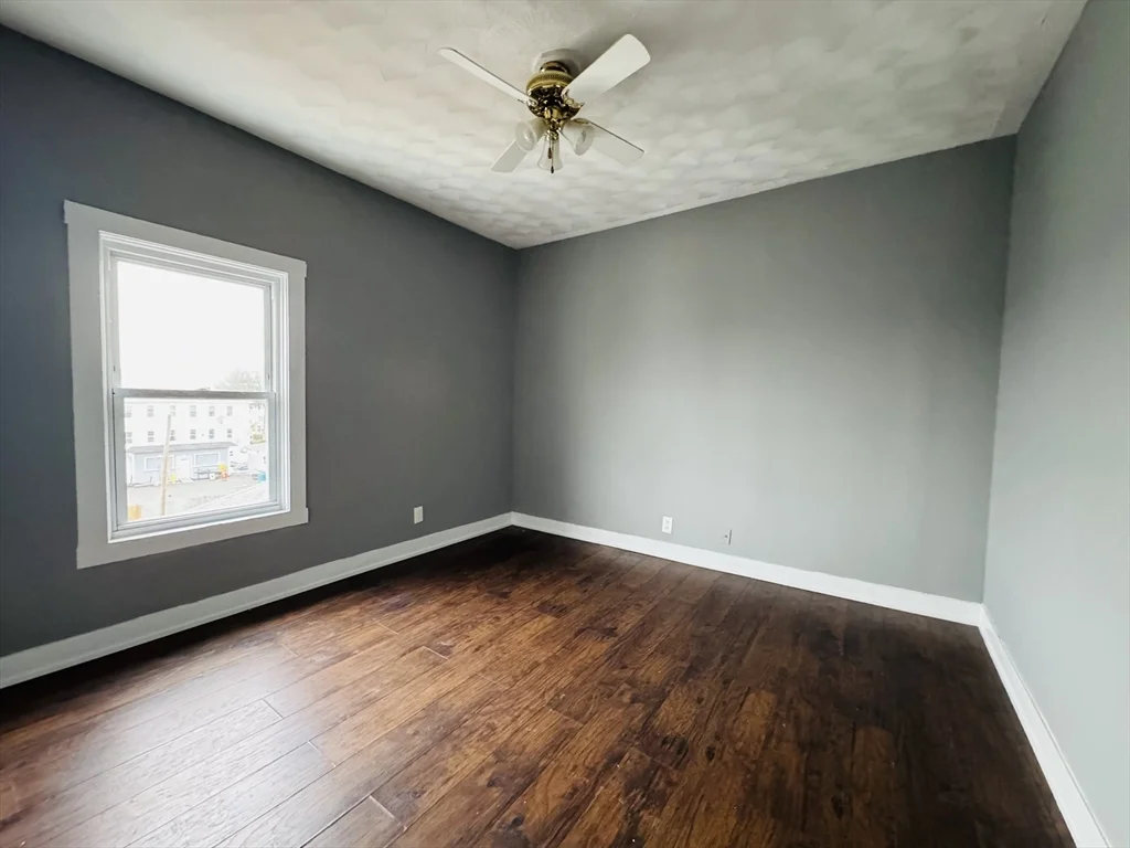 3 bed, 1 bath apartment for rent at 166 Bradford Ave Unit 3, Fall River — photo 11 of 19
