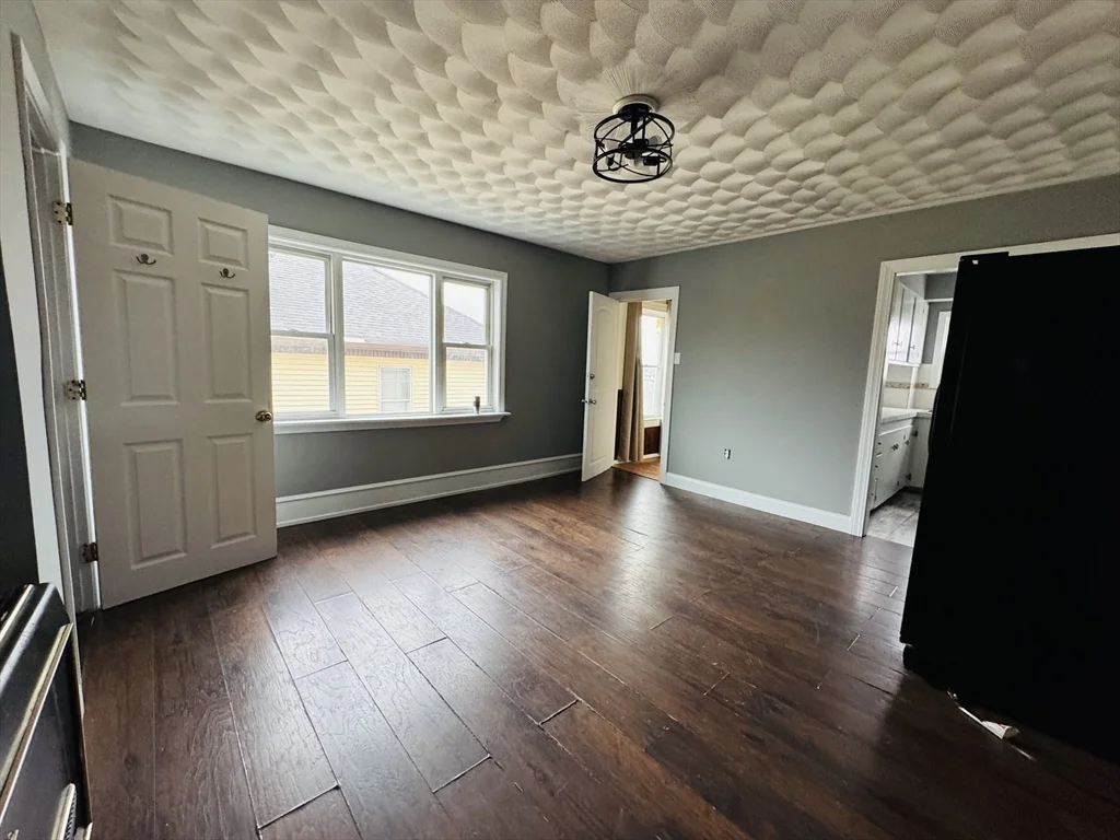 3 bed, 1 bath apartment for rent at 166 Bradford Ave Unit 3, Fall River — photo 16 of 19