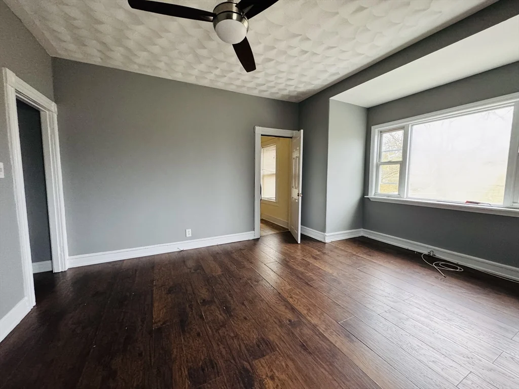 3 bed, 1 bath apartment for rent at 166 Bradford Ave Unit 3, Fall River — photo 8 of 19