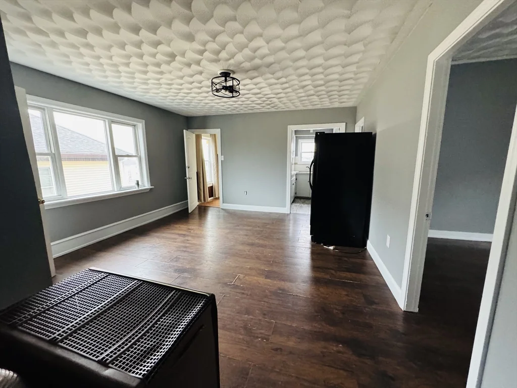 3 bed, 1 bath apartment for rent at 166 Bradford Ave Unit 3, Fall River — photo 17 of 19