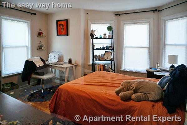 4 bed, 2 bath apartment for rent at 166 Broadway Unit 3, East Somerville — photo 4 of 7