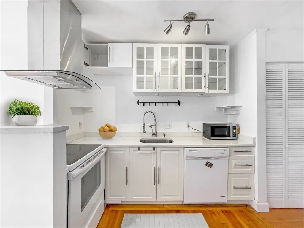2 bed, 1 bath apartment for rent at 166 Cottage St Unit 3, East Boston — photo 3 of 14