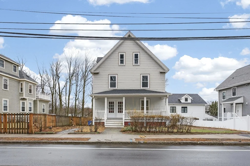 4 bed, 2 bath apartment for rent at 166 Elliot St Unit 2, Newton Upper Falls — photo 2 of 18