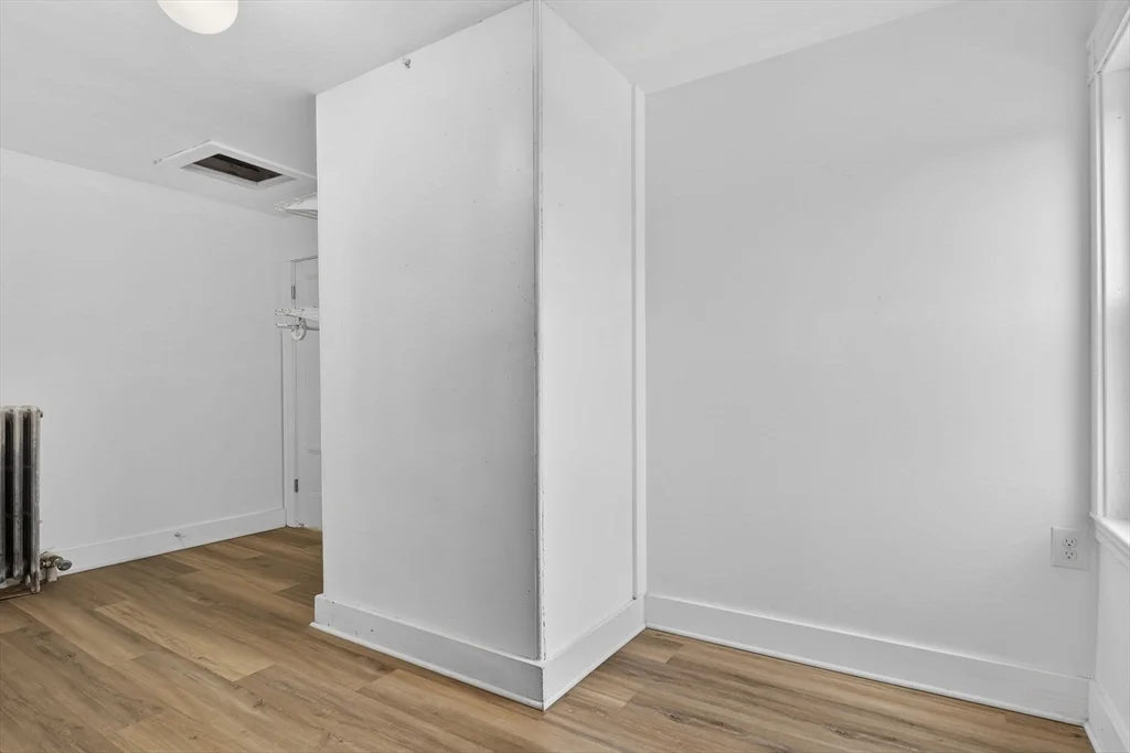 4 bed, 2 bath apartment for rent at 166 Elliot St Unit 2, Newton Upper Falls — photo 8 of 18
