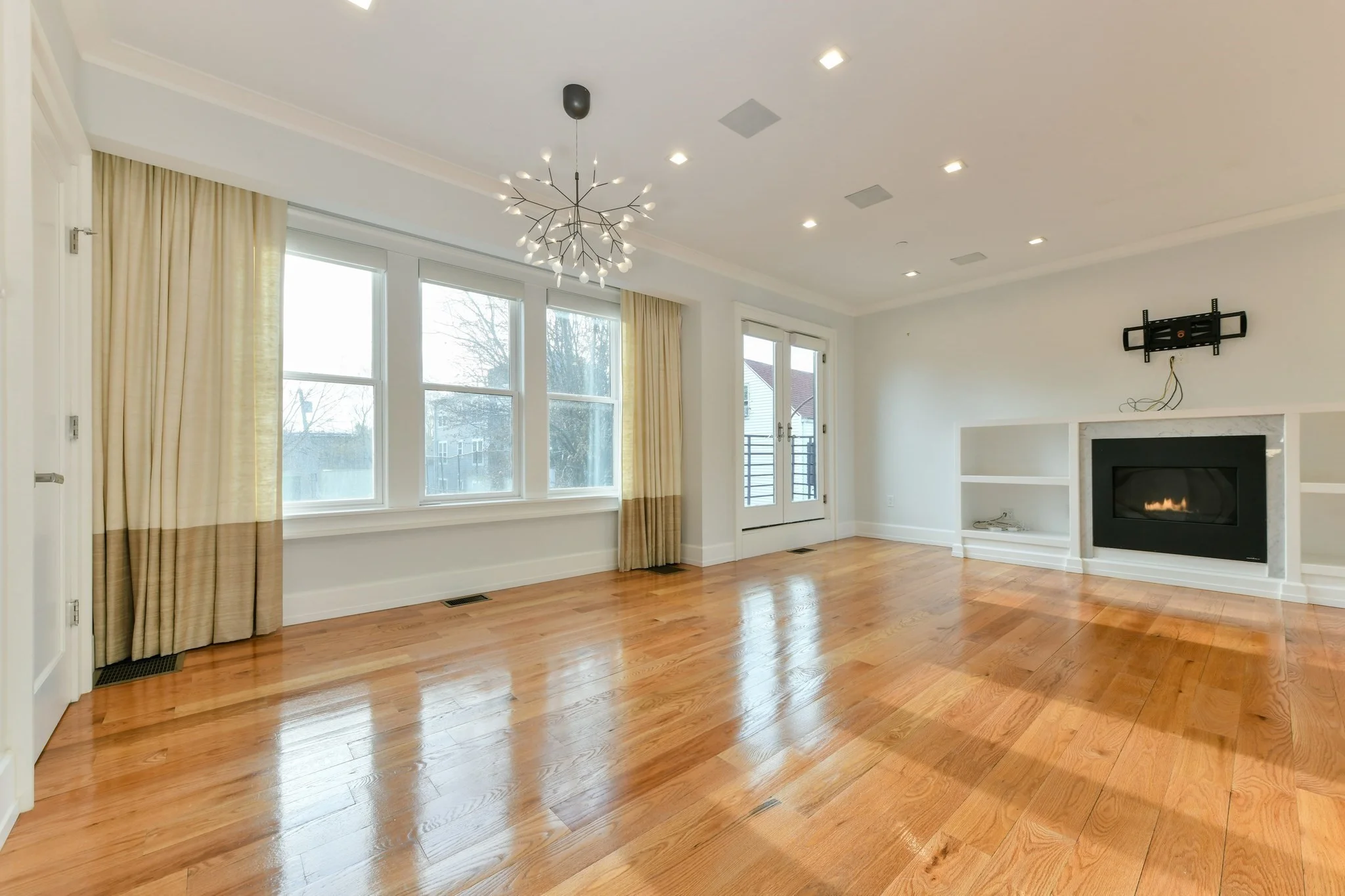 2 bed, 2 bath apartment for rent at 166 Gold St Unit 166, South Boston — photo 3 of 21