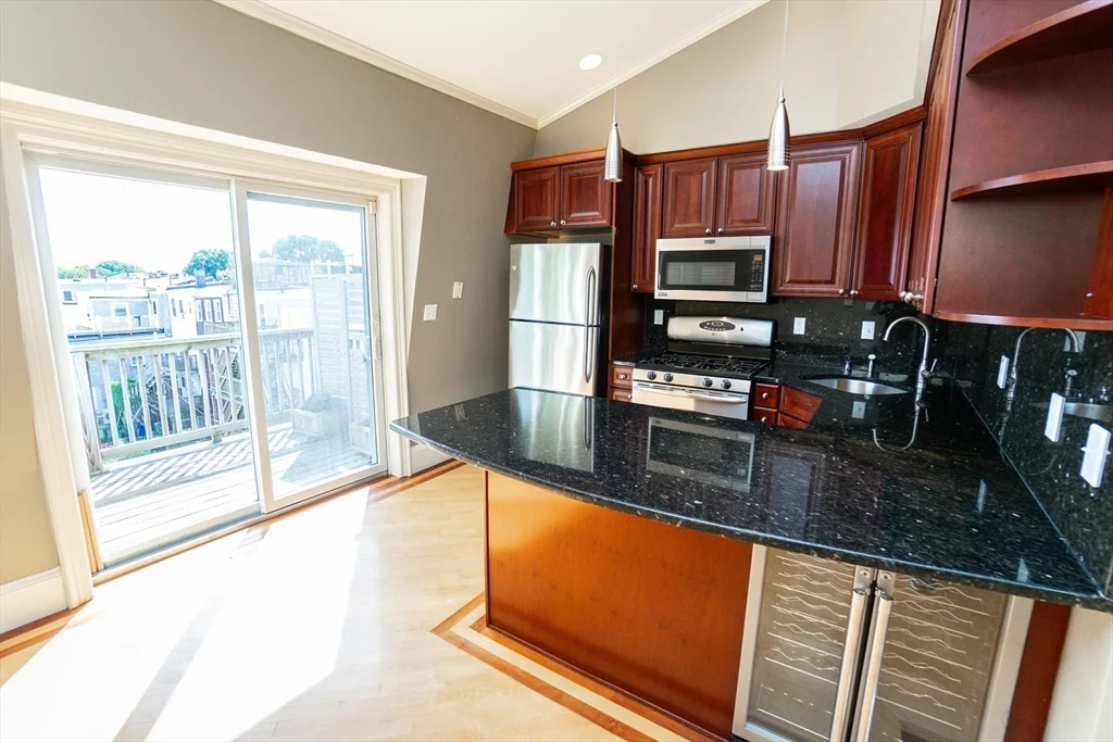 2 bed, 1 bath apartment for rent at 166 I St Unit 2, South Boston — photo 4 of 25