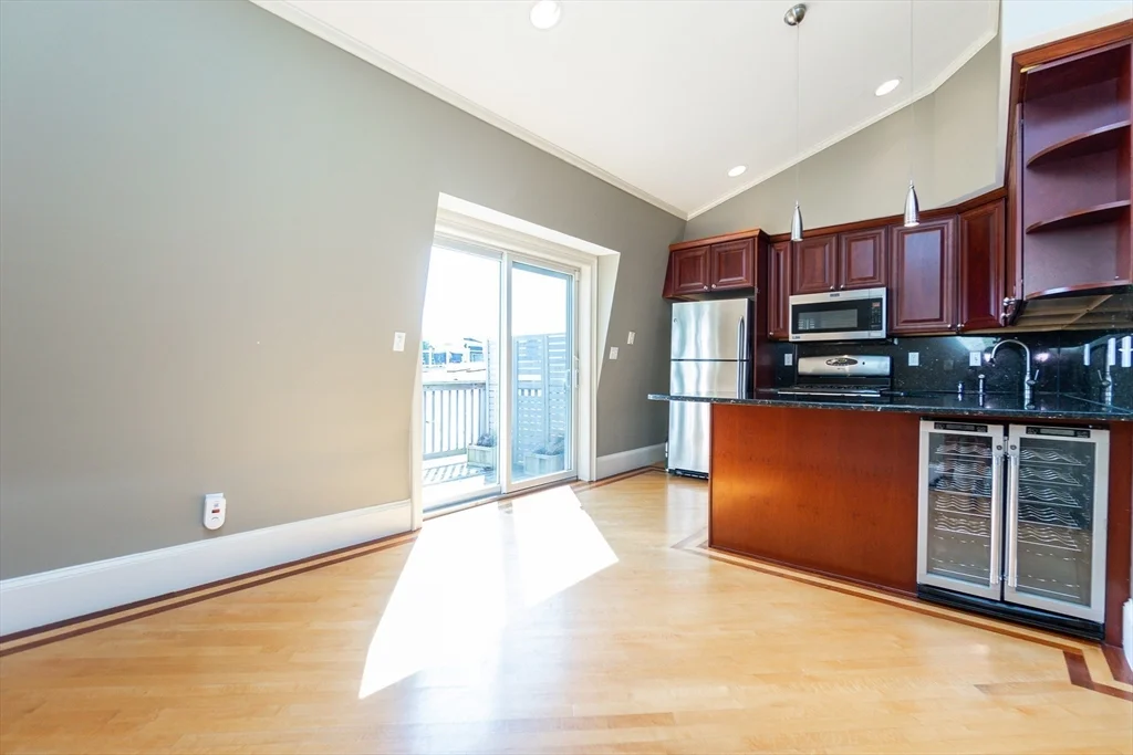 2 bed, 1 bath apartment for rent at 166 I St Unit 2, South Boston — photo 3 of 25