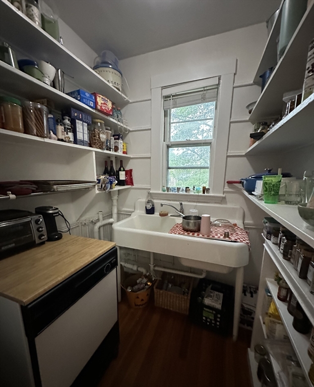 3 bed, 1 bath apartment for rent at 166 Kelton Unit 3, Allston — photo 4 of 11