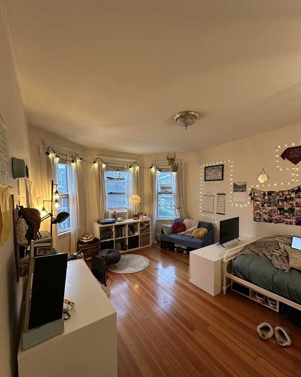 3 bed, 1 bath apartment for rent at 166 Kelton Unit 3, Allston — photo 3 of 11