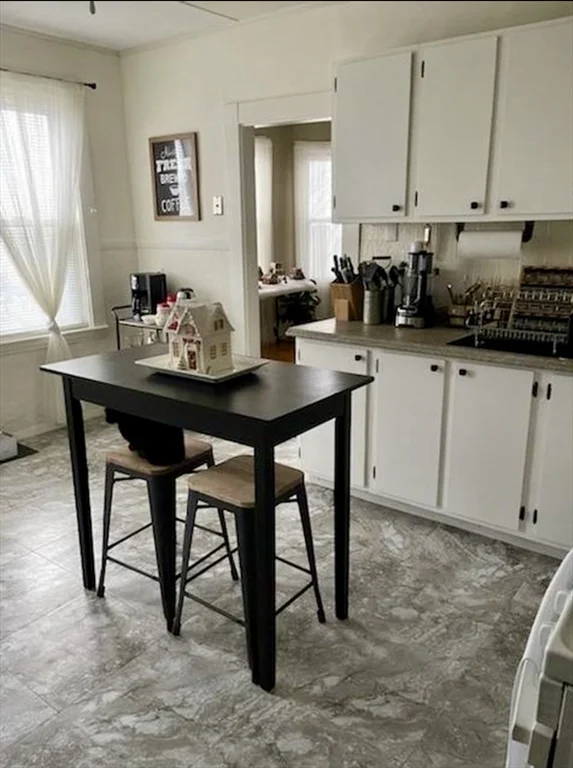 2 bed, 1 bath apartment for rent at 166 Kendrick Ave Unit 2, Quincy — photo 2 of 12