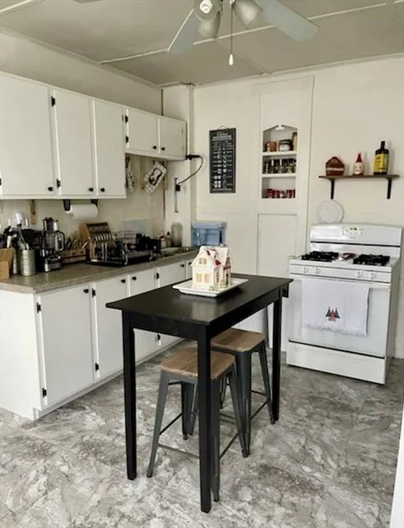 2 bed, 1 bath apartment for rent at 166 Kendrick Ave Unit 2, Quincy — photo 3 of 12