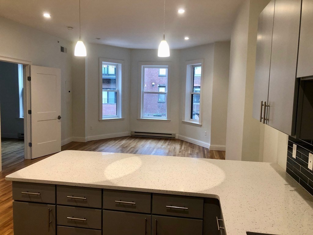 1 bed, 1 bath apartment for rent at 166 Newbury St Unit 3R, Back Bay — photo 4 of 8