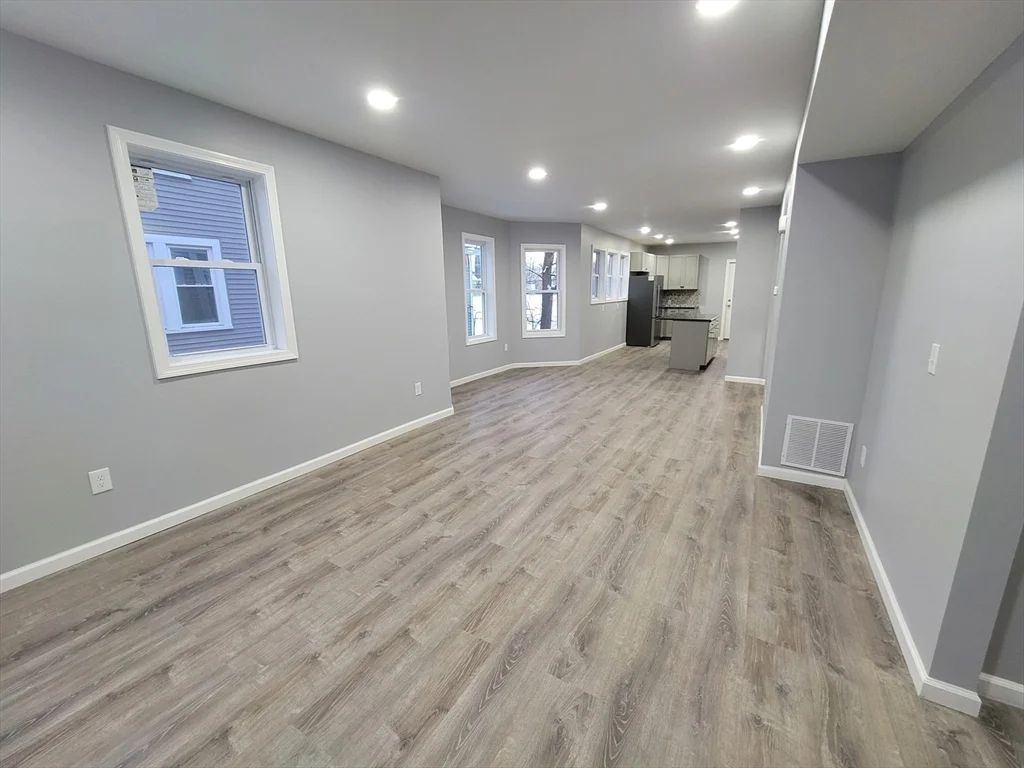 2 bed, 1 bath apartment for rent at 166 Northampton Ave Unit 2, Springfield — photo 5 of 10