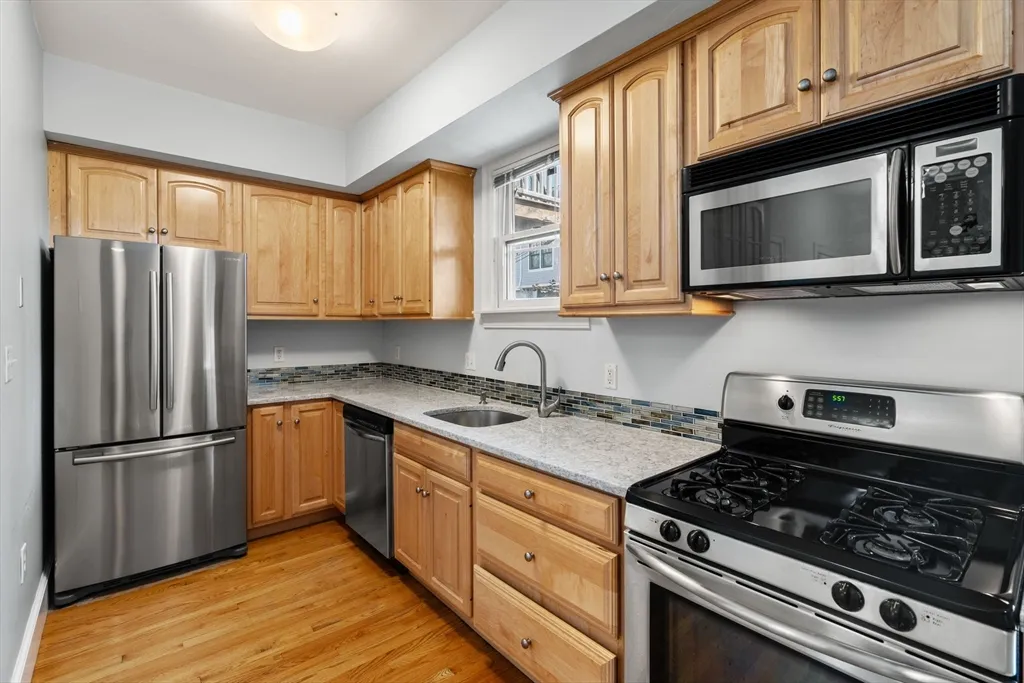 1 bed, 1 bath apartment for rent at 166 O St Unit 1, South Boston — photo 6 of 19