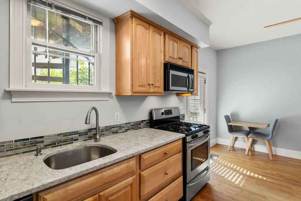 1 bed, 1 bath apartment for rent at 166 O St Unit 1, South Boston — photo 8 of 19