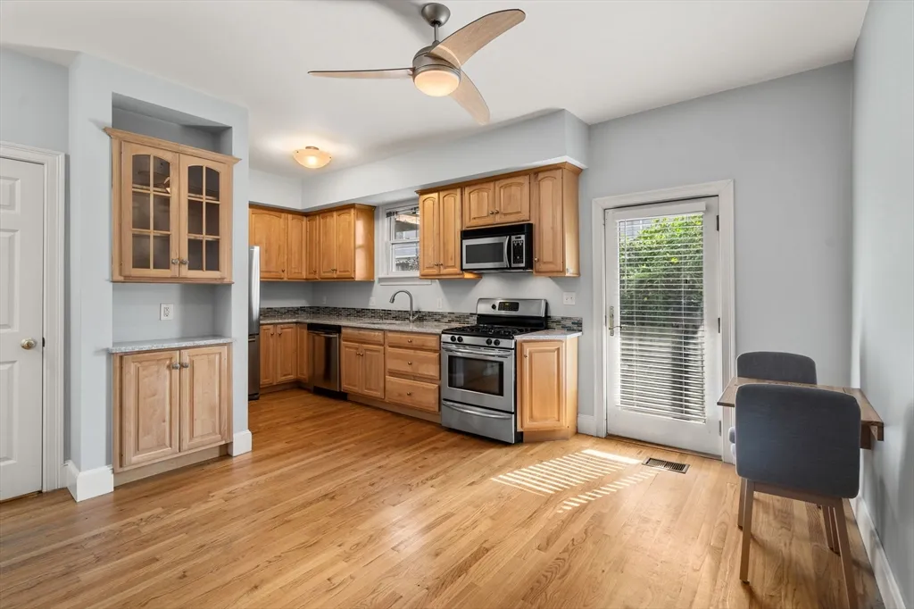 1 bed, 1 bath apartment for rent at 166 O St Unit 1, South Boston — photo 2 of 19